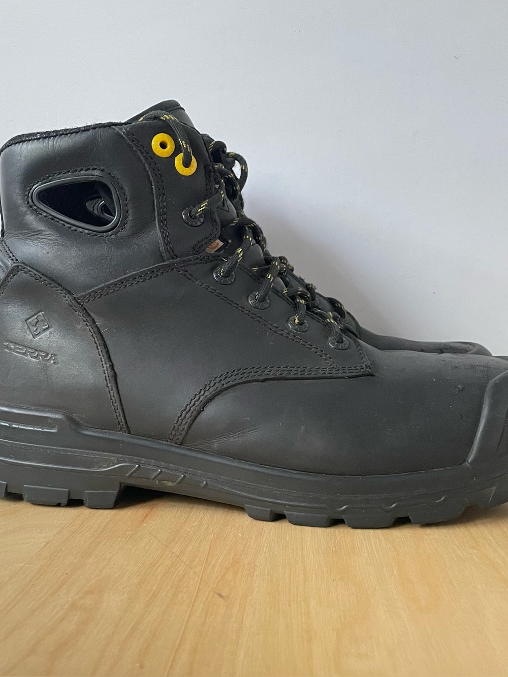 Terra Men’s Paladin 8" Composite Toe Work Boot | US 11